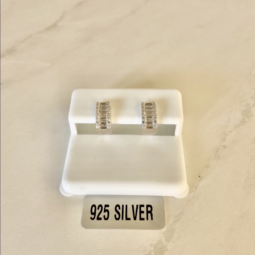Mini Pave Huggies